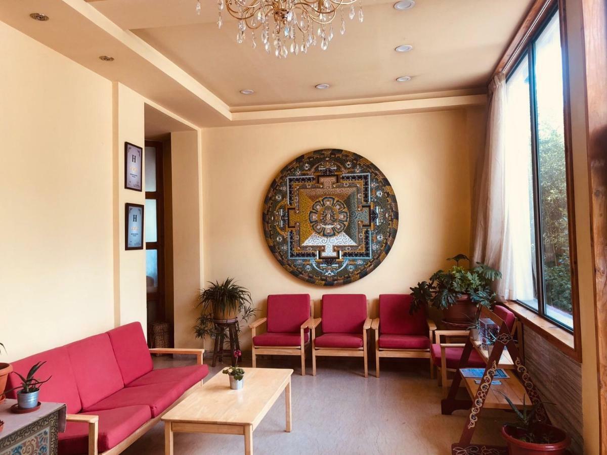 Bhutan Suites 팀부 외부 사진